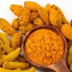 Le-curcuma-plante-medicinale-pour-les-problemes-digestifs-et-hepatiques.jpg