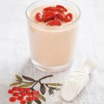 Smoothie-purifiant-aux-baies-de-goji-et-aux-pignons-de.jpg