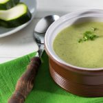Soupe-aux-courgettes-et-aux-algues-pour-controler-le-poids.jpg
